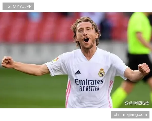 终场哨响，38岁莫德里奇替补席掩面，或为皇马最后一季